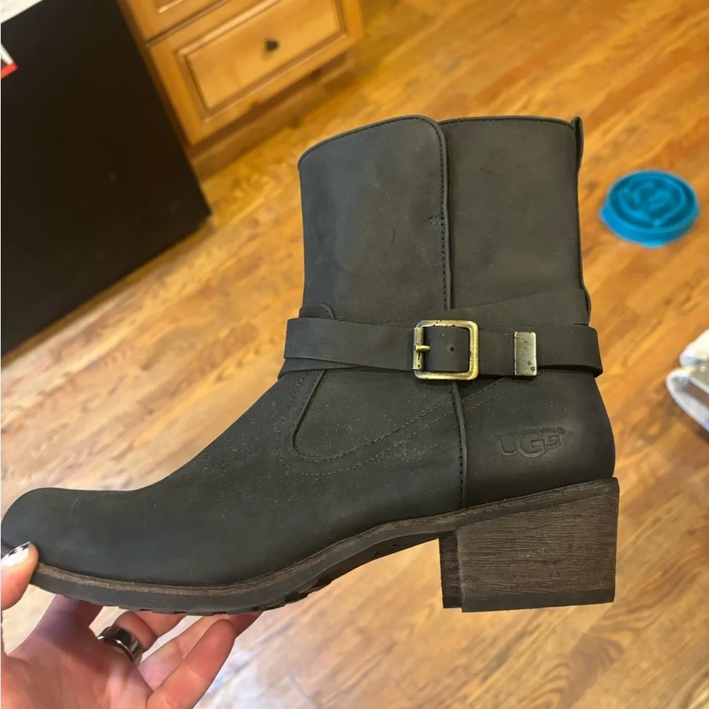 UGG 1010204 Lorraine Weatherproof Leather Black Boots Women’s size 10